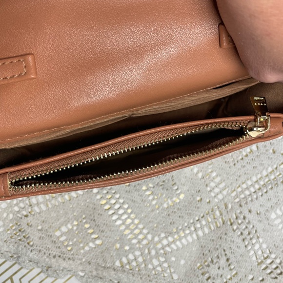 Bebe Los Angeles Sophia Gold chain link Crossbody Small Dark Blush Purse - Picture 8 of 9